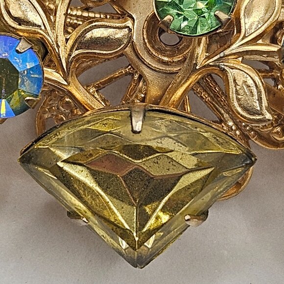 #3 Vintage Beautiful Brooch and Clip Earrings Set - Picture 7 of 15